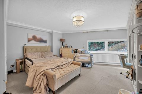 Flat 3, Barclay Court Oakfield Lane, Dartford, DA1 2TE