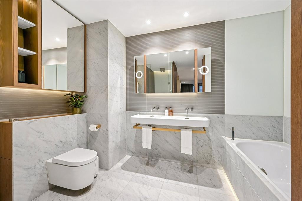 Principal Bathroom