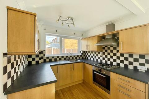 3 bedroom terraced house for sale, Halfway Gardens, Halfway, Sheffield, South Yorkshire, S20