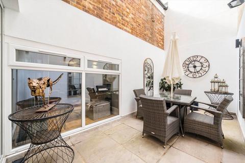 2 bedroom flat for sale, Sussex Street, London SW1V