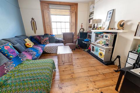 2 bedroom apartment for sale, Greenland Road, Camden