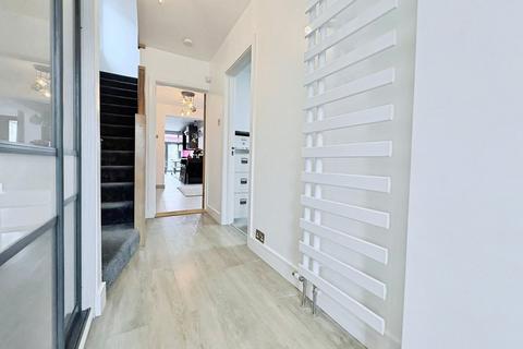 3 bedroom detached house for sale, Writtle Road, Chelmsford, CM1