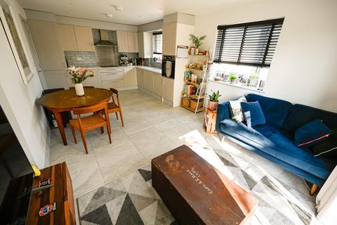 2 bedroom flat for sale, 148 Wimborne Road West, Wimborne, BH21