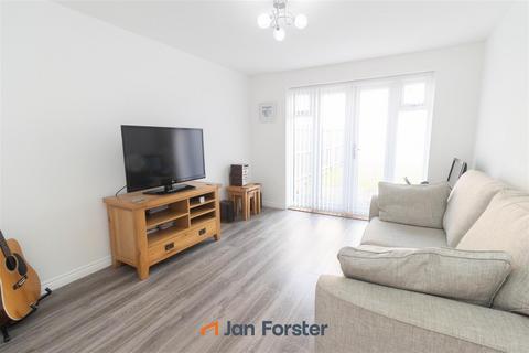 undefined, Edmund Road, Holystone, Newcastle Upon Tyne