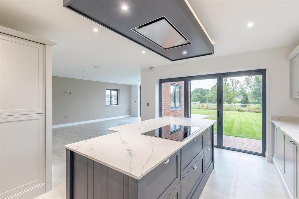 8665193-interior10.jpg