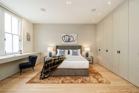 2 bedroom flat to rent, South Audley Street, London W1K