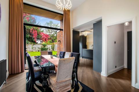 undefined, Badgers Croft, London N20