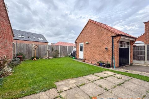 5 bedroom detached house for sale, Pond Close, 6 NG24
