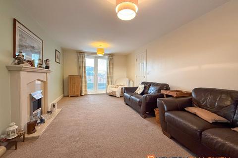 5 bedroom detached house for sale, Pond Close, 6 NG24