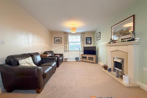 5 bedroom detached house for sale, Pond Close, 6 NG24