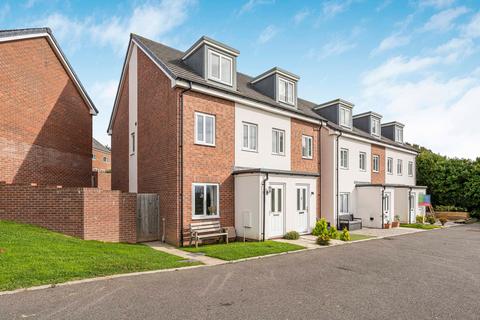 undefined, Stret Avalennek, Newquay TR8