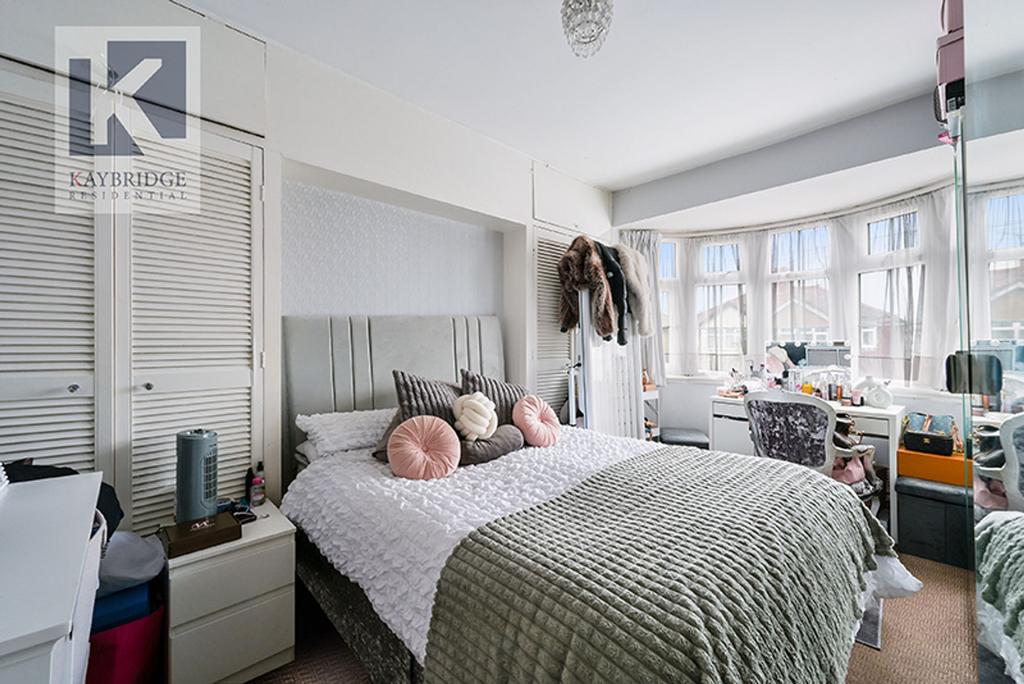 Riverholme Drive, Epsom - KT19 9 TQ