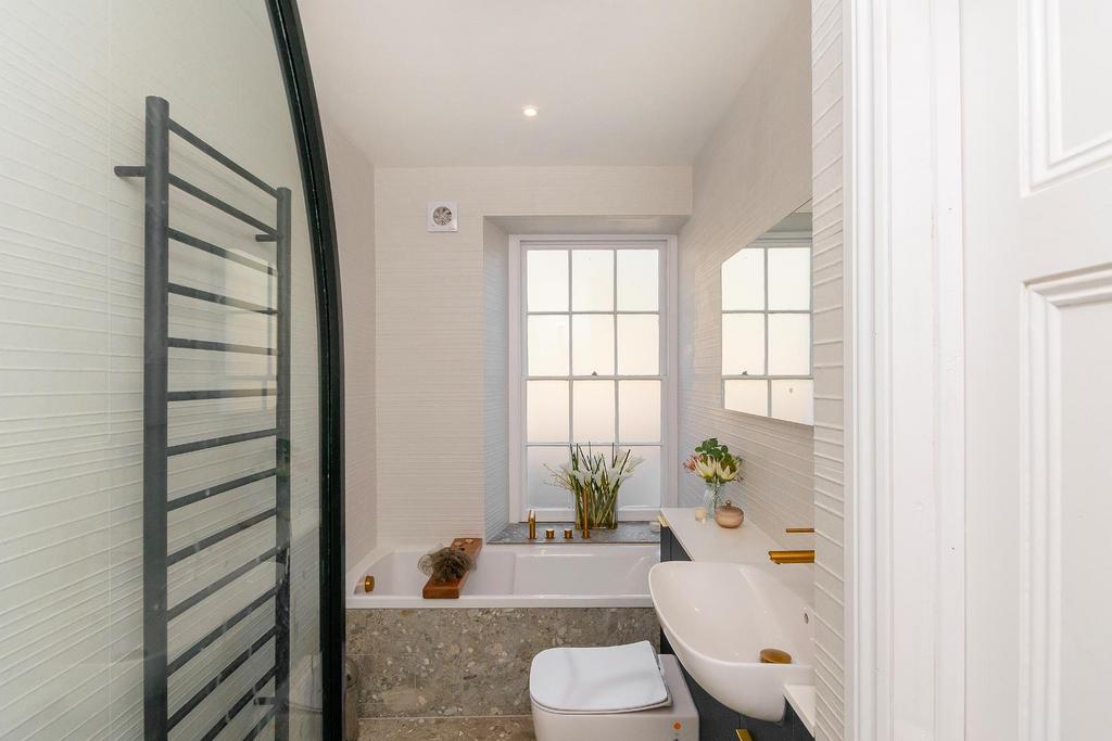 1 H7 RCN - Bathroom C.jpg