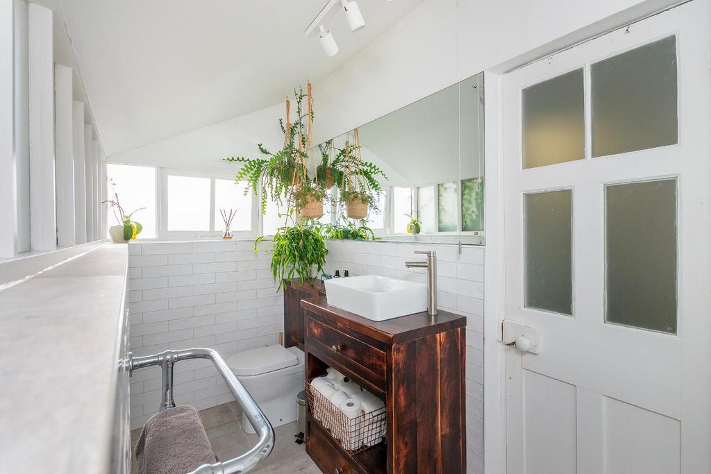 1 H7 RCN - Shower Room B.jpg