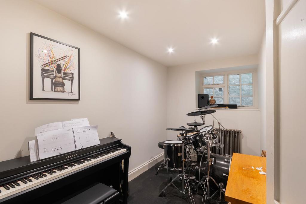 1 H7 RCN - Music Room A.jpg