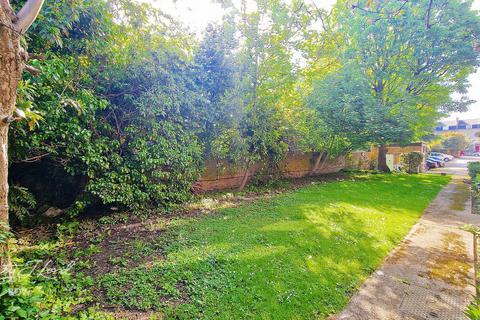 31a Tomlins Grove, London, E3 4NX