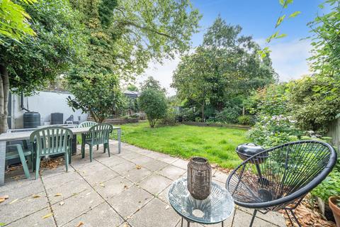 2 bedroom townhouse to rent, Wingfield House, South Lambeth Road, SW8