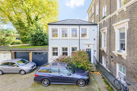 2 bedroom townhouse to rent, Wingfield House, South Lambeth Road, SW8