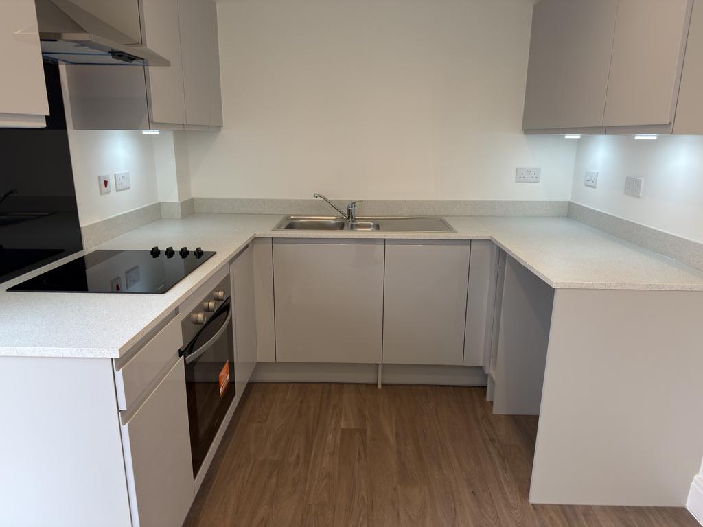 One bed kitchen close up.jpeg