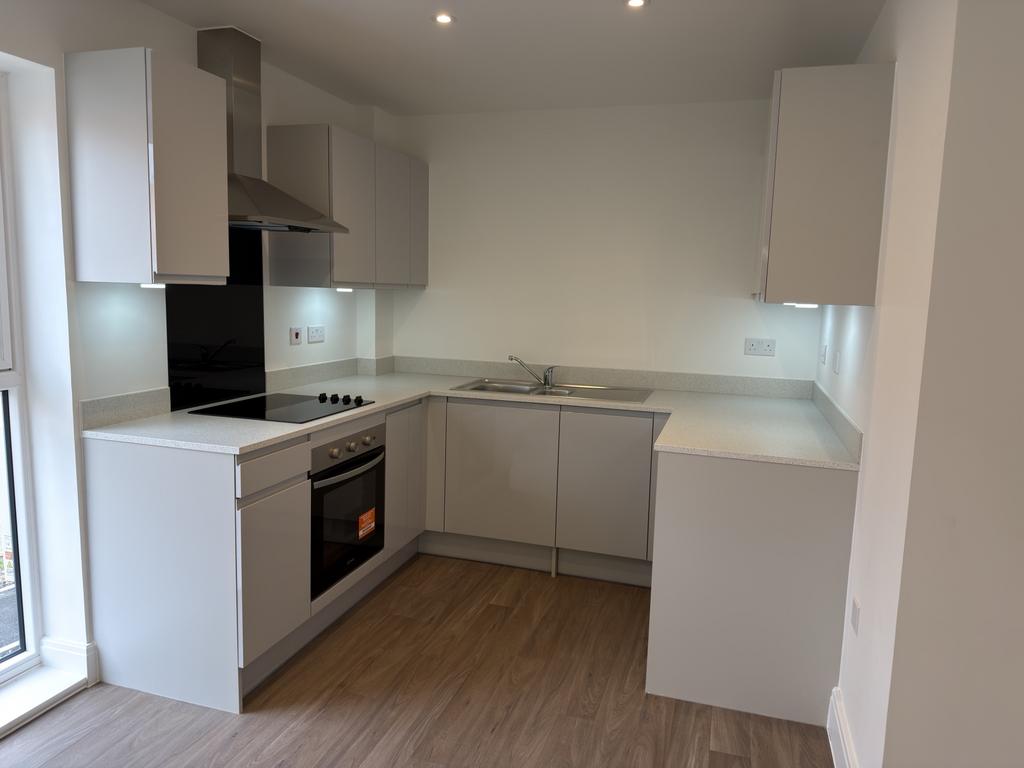 One bed kitchen further away.jpeg