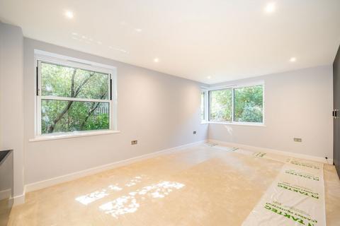 2 bedroom flat for sale, Kensington Place, London W8