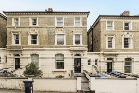 2 bedroom flat for sale, Cambridge Avenue, London NW6