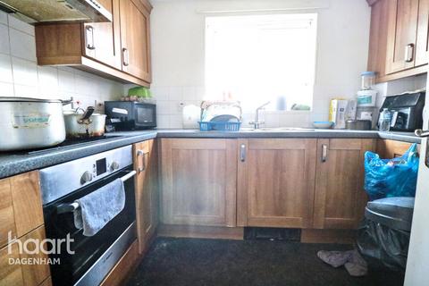 undefined, Tallow Close, Dagenham