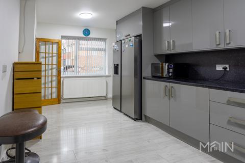 4 bedroom semi-detached house for sale, Springway Close, Leicester LE5