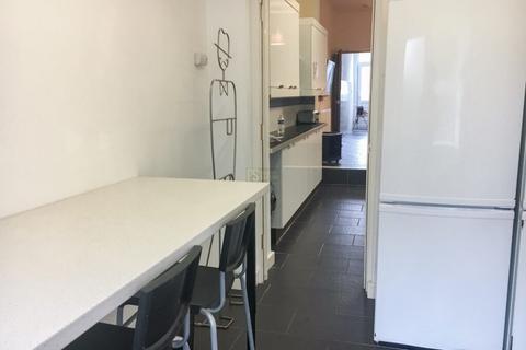 5 bedroom terraced house to rent, Dawlish Road, Birmingham B29
