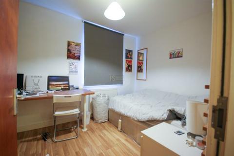 5 bedroom terraced house to rent, Dawlish Road, Birmingham B29