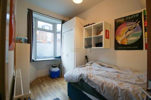 5 bedroom terraced house to rent, Dawlish Road, Birmingham B29