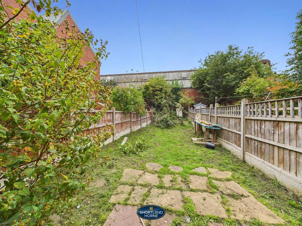 CAM01906 G0-PR0583-STILL009.jpg