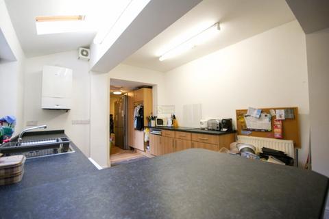 7 bedroom terraced house to rent, Luton Road, Birmingham B29