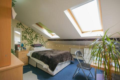 7 bedroom terraced house to rent, Luton Road, Birmingham B29