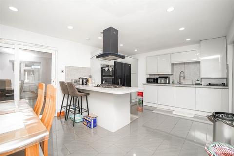 undefined, Larchmere Drive, Birmingham B28