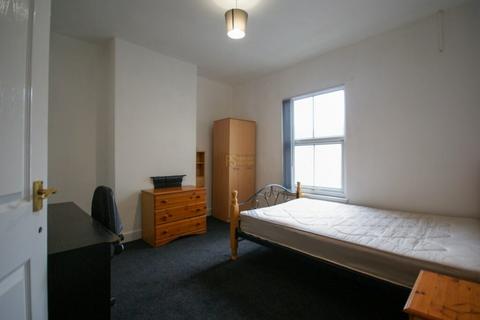 3 bedroom terraced house to rent, Tiverton Road, Birmingham B29