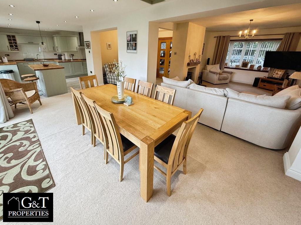 Dining area/open plan