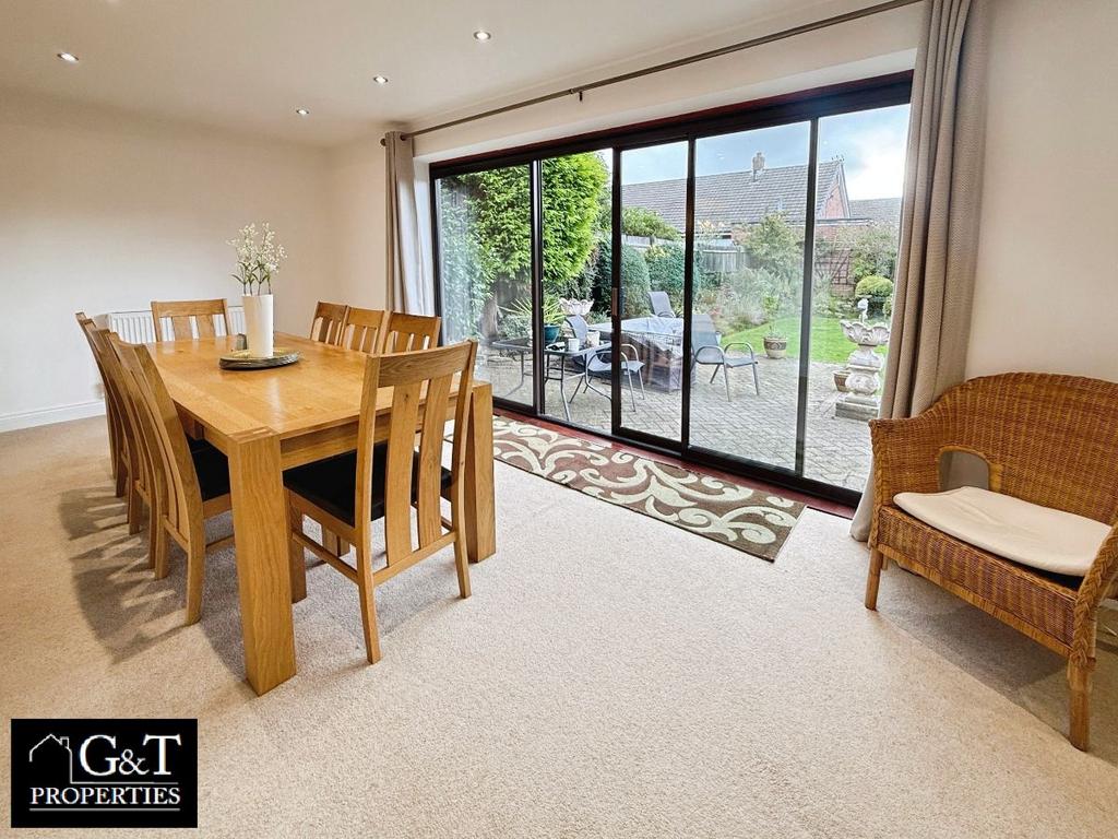Dining area/open plan