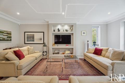 undefined, Kingswood, Ascot