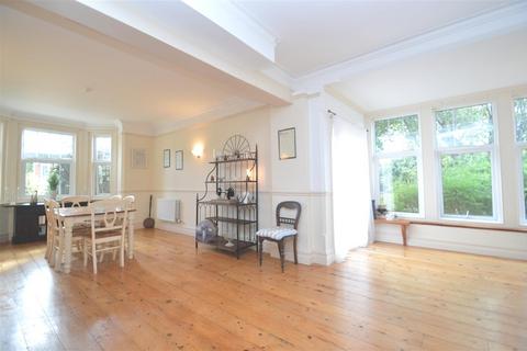 13 bedroom detached house for sale, Granville Road, Totland Bay