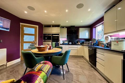 40 Button Road, Grays, RM17 5HE