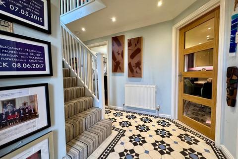 40 Button Road, Grays, RM17 5HE