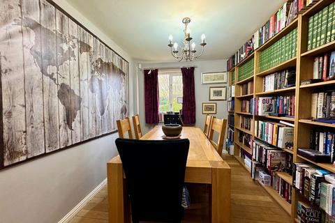 40 Button Road, Grays, RM17 5HE