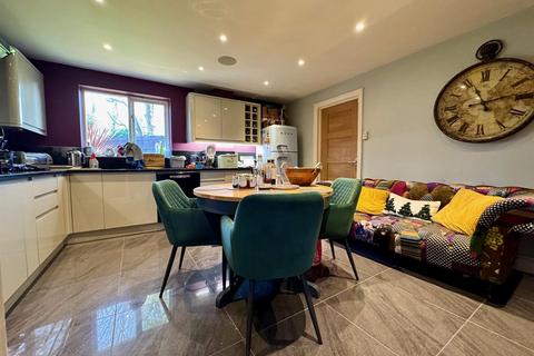 40 Button Road, Grays, RM17 5HE