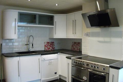 6 bedroom terraced house to rent, Heeley Road, Birmingham B29
