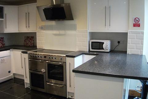6 bedroom terraced house to rent, Heeley Road, Birmingham B29