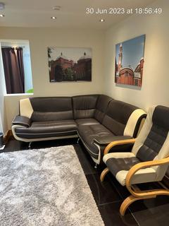 6 bedroom terraced house to rent, Heeley Road, Birmingham B29