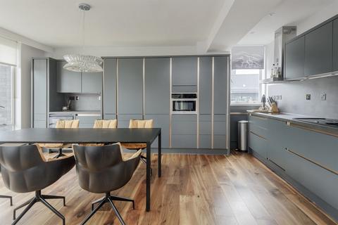 3 bedroom flat for sale, Grosvenor Hill Court, Bourbon Street, London, W1K