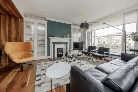 3 bedroom flat for sale, Grosvenor Hill Court, Bourbon Street, London, W1K