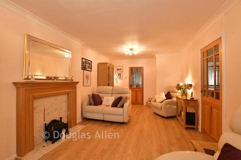 undefined, Ozonia Avenue, Wickford, Essex
